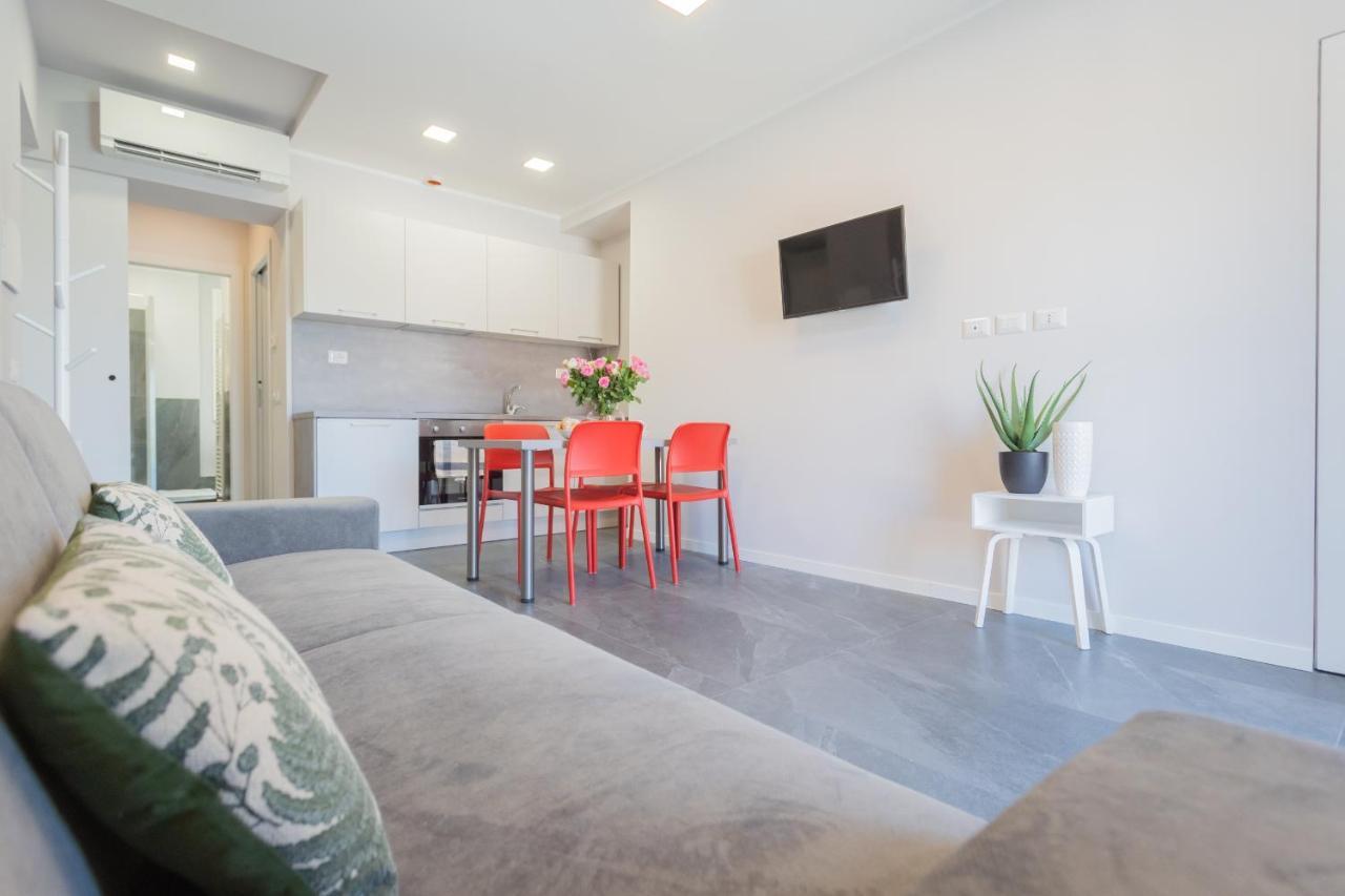Sant'Agostino Apartments By Rent All Como Buitenkant foto