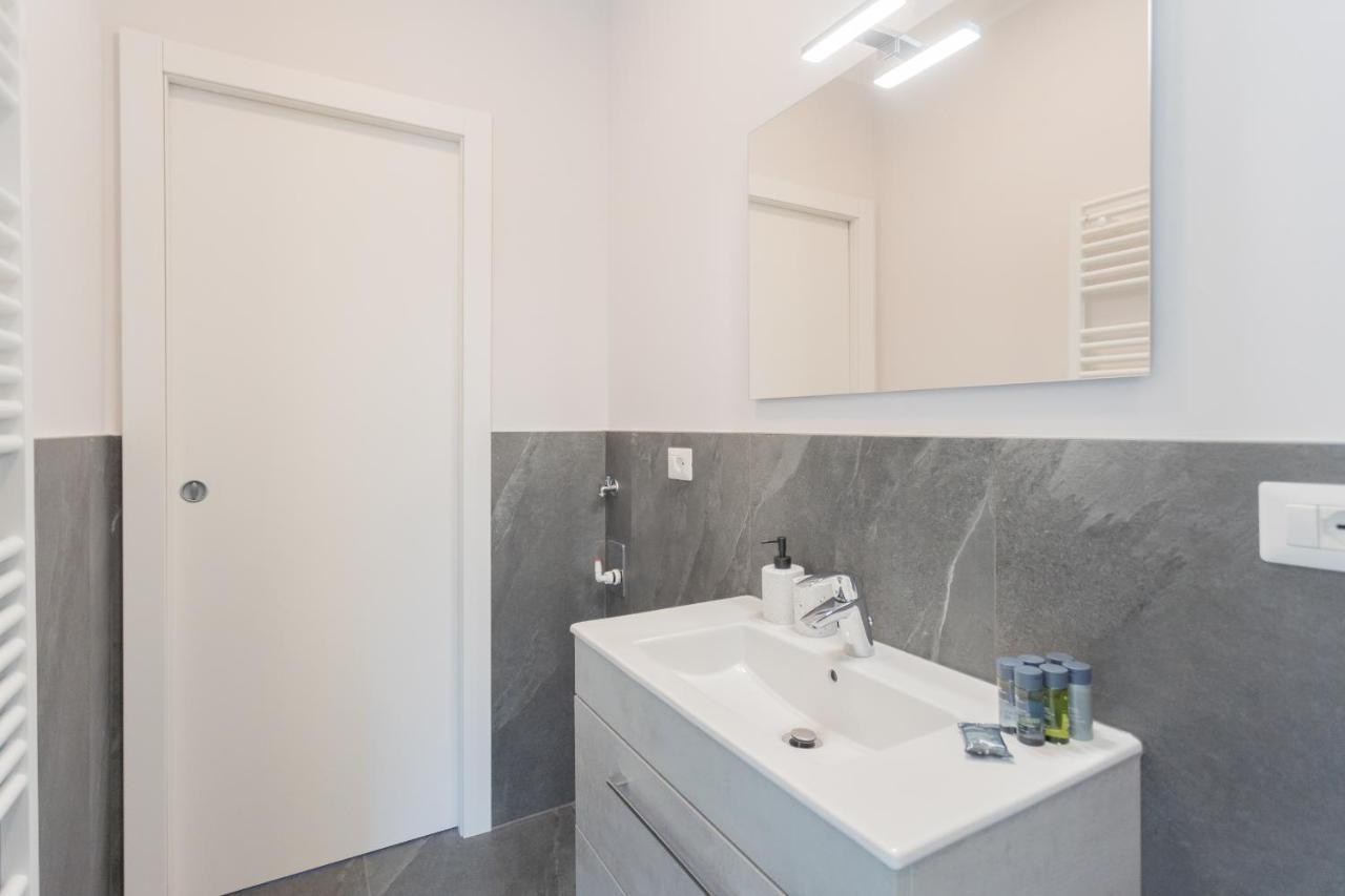 Sant'Agostino Apartments By Rent All Como Buitenkant foto